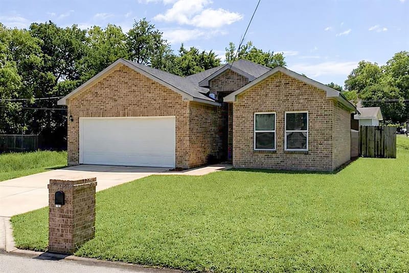 1421 Jones Street, Greenville TX 75401 - Photo 37