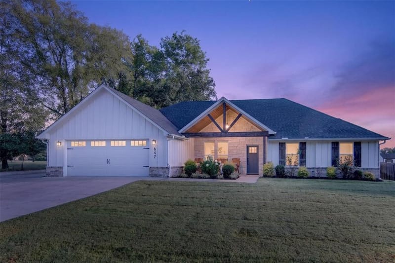 647 Oklahoma Street, Van TX 75790