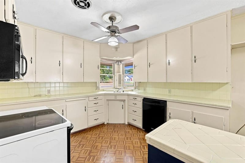 920 Park Avenue, Bonham TX 75418 - Photo 9