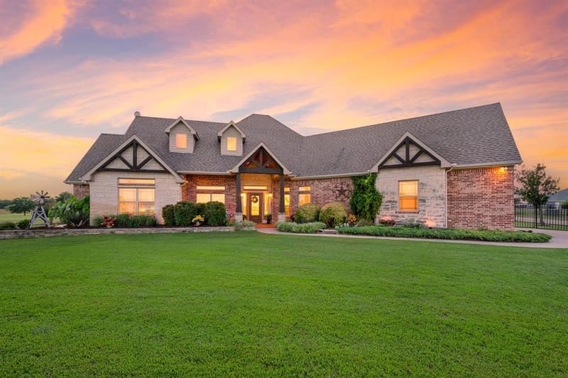 2424 County Road 613, Farmersville TX 75442