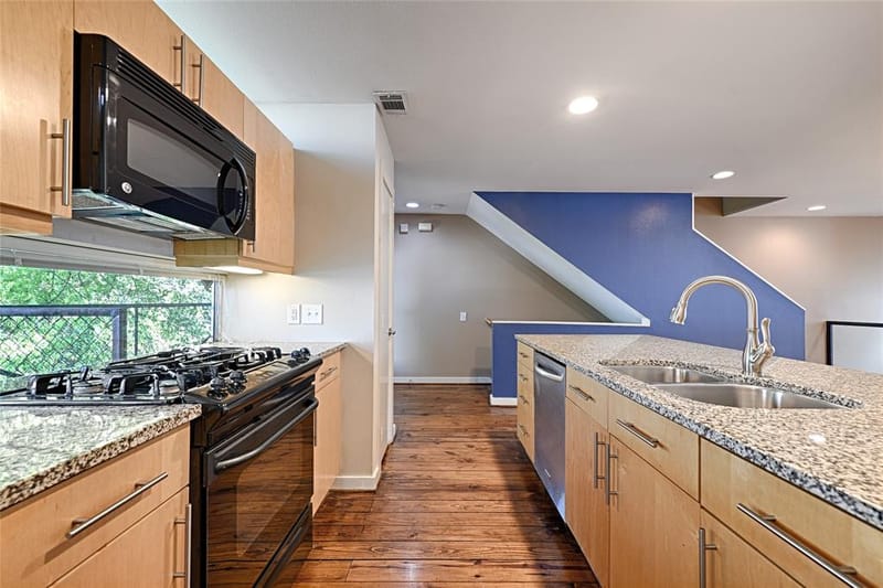 1207 Urban Lofts Drive, Dallas TX 75215 - Photo 7