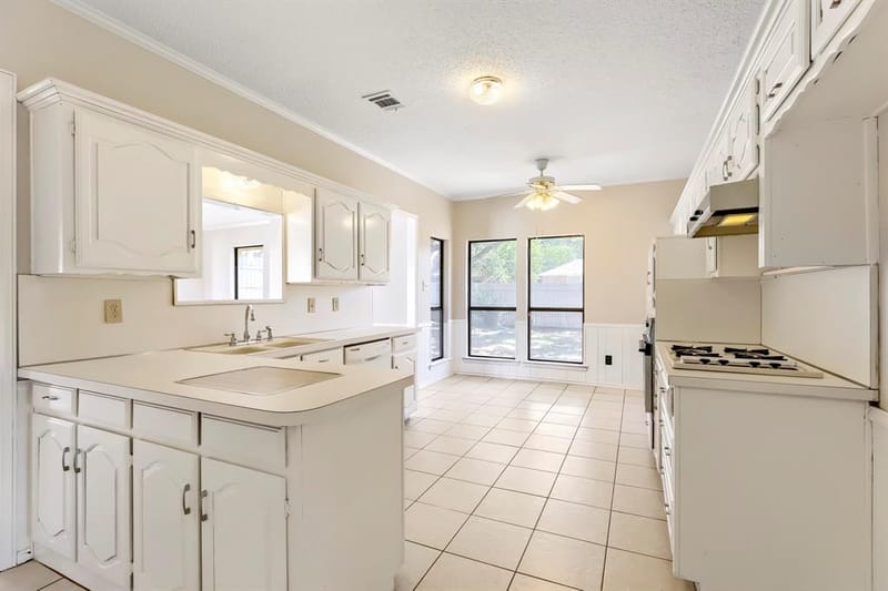 2212 Oak Bluff Drive, Flower Mound TX 75028 - Photo 5