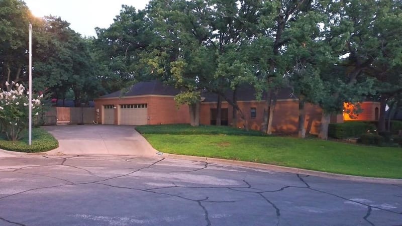 1205 Riverview Drive, Arlington TX 76012 - Photo 3