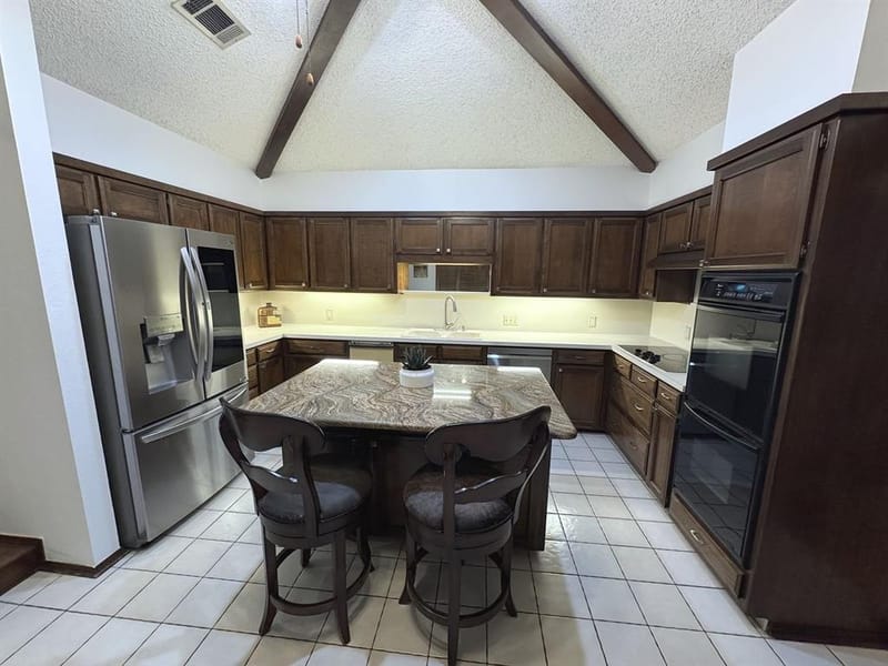 1205 Riverview Drive, Arlington TX 76012 - Photo 9