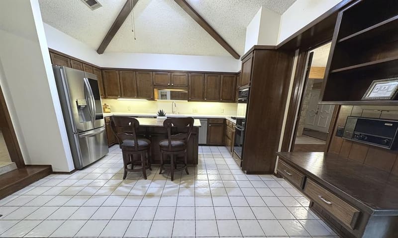 1205 Riverview Drive, Arlington TX 76012 - Photo 10