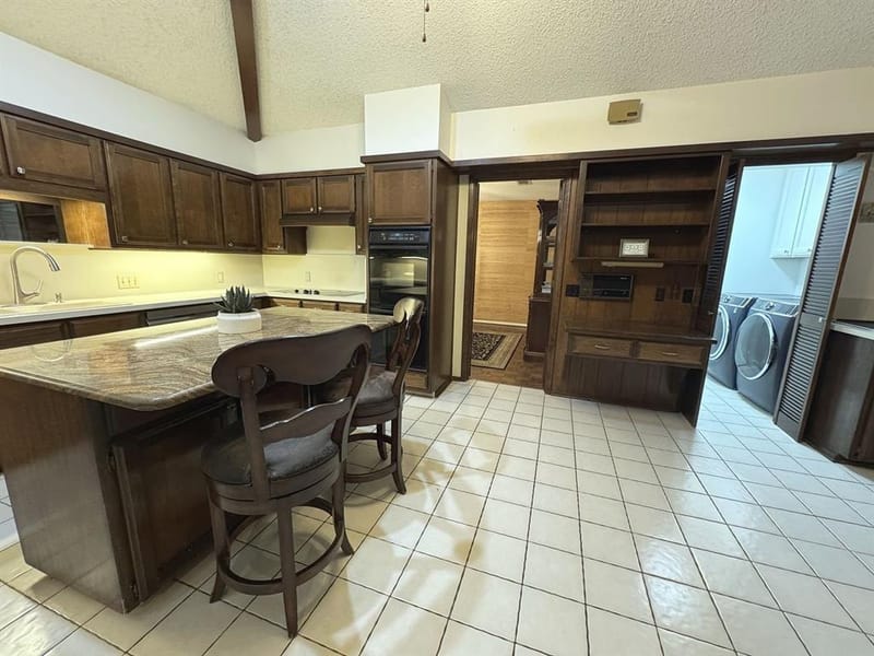 1205 Riverview Drive, Arlington TX 76012 - Photo 11
