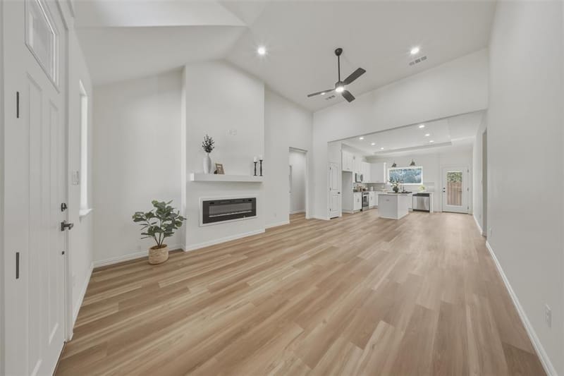 5559 Mercedes Circle, Granbury TX 76048 - Photo 3