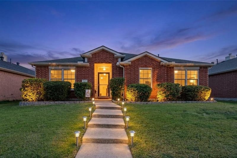 305 Cobblestone Drive, Wylie TX 75098 - Photo 2