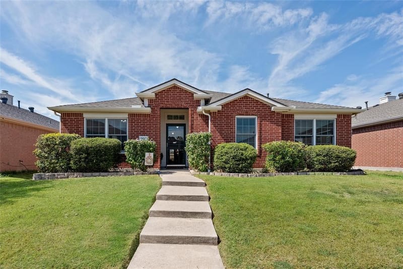 305 Cobblestone Drive, Wylie TX 75098 - Photo 3