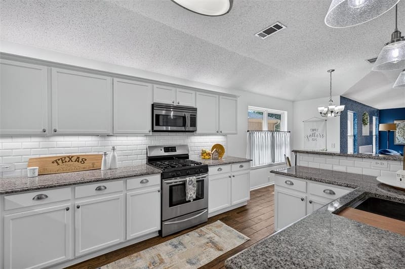 305 Cobblestone Drive, Wylie TX 75098 - Photo 10