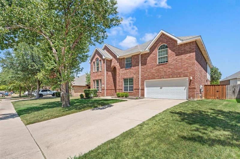 1302 Parkside Drive, Mansfield TX 76063 - Photo 2