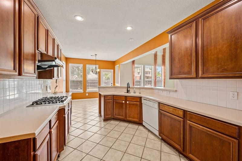 1302 Parkside Drive, Mansfield TX 76063 - Photo 13