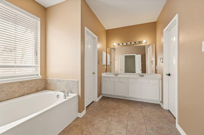 1302 Parkside Drive, Mansfield TX 76063 - Photo 17