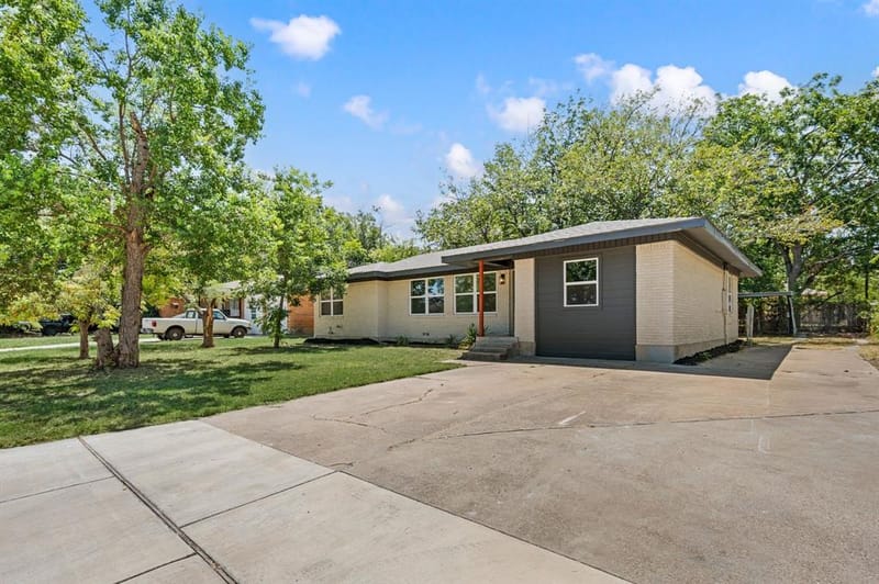 3557 Montreal Circle, Haltom City TX 76117