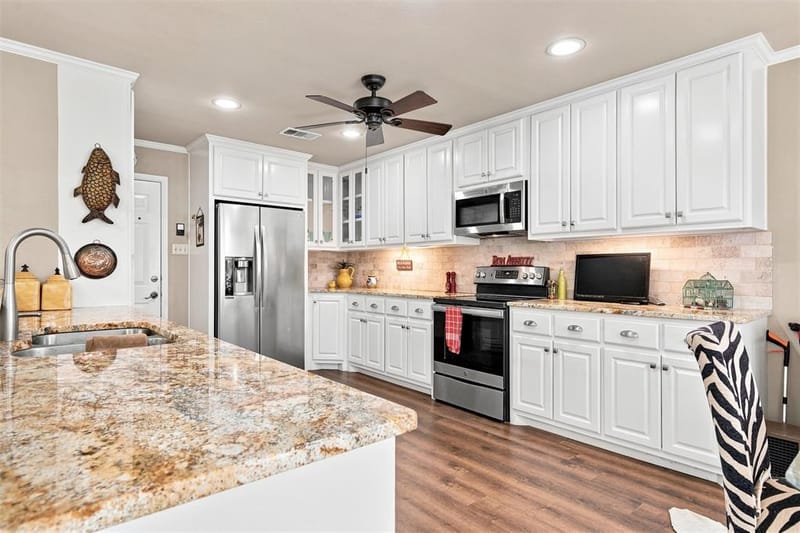 3209 Creekwood Circle, Waco TX 76710 - Photo 8