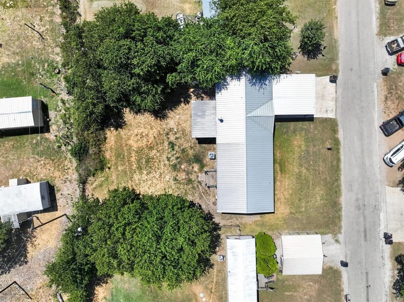 125 Enchanted Oaks Court, Hudson Oaks TX 76087