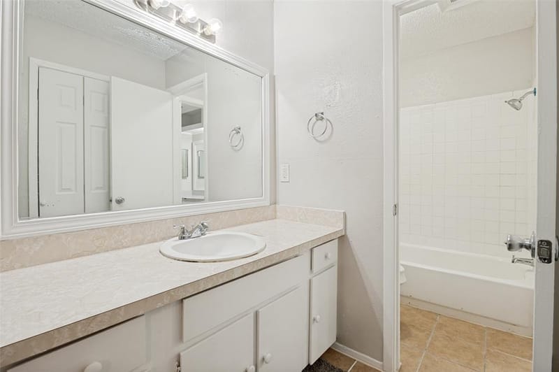 203 Trinidad Drive, Grand Prairie TX 75052 - Photo 18