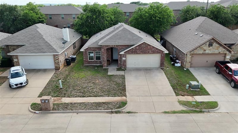 4204 Sapphire Lane, Granbury TX 76049 - Photo 6