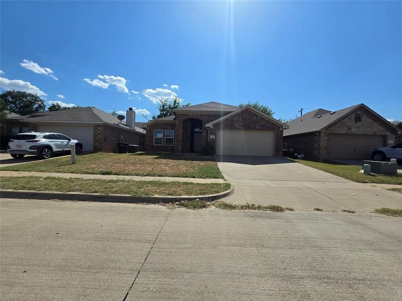 4204 Sapphire Lane, Granbury TX 76049 - Photo 8