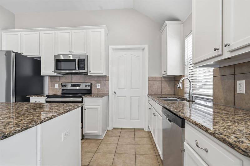 636 Brooks Street, Crowley TX 76036 - Photo 13