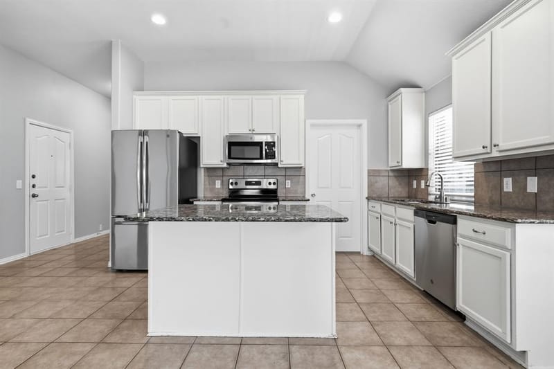 636 Brooks Street, Crowley TX 76036 - Photo 12