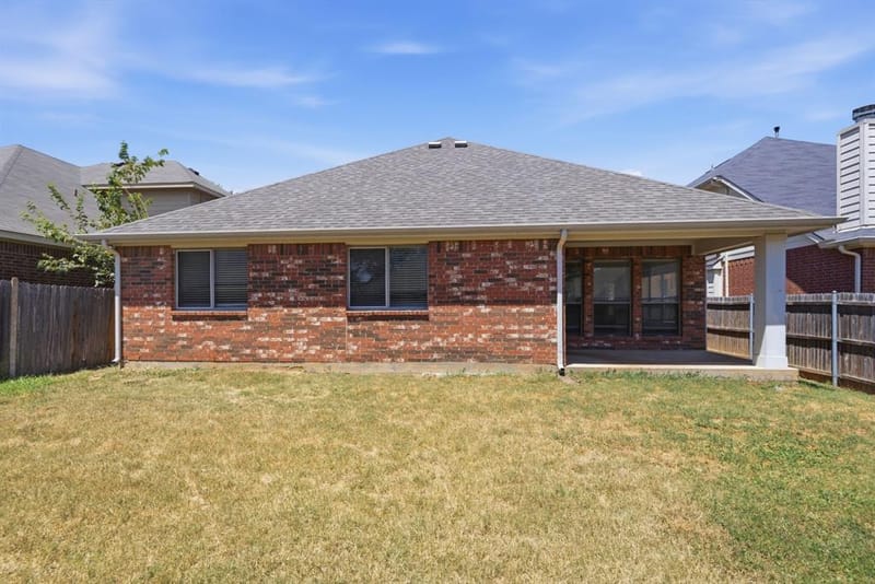 636 Brooks Street, Crowley TX 76036 - Photo 30
