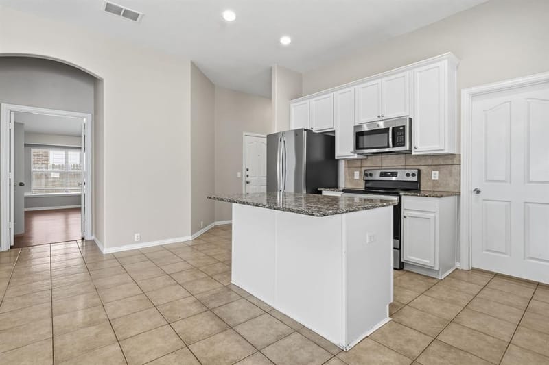 636 Brooks Street, Crowley TX 76036 - Photo 14