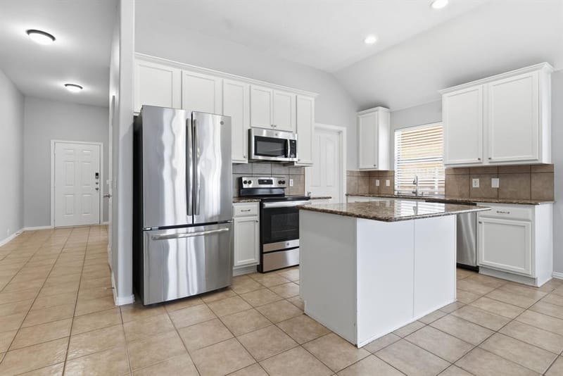 636 Brooks Street, Crowley TX 76036 - Photo 15