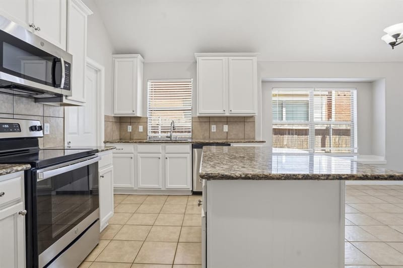 636 Brooks Street, Crowley TX 76036 - Photo 11