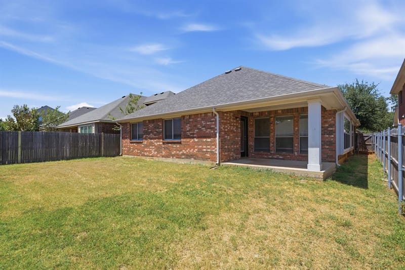 636 Brooks Street, Crowley TX 76036 - Photo 31