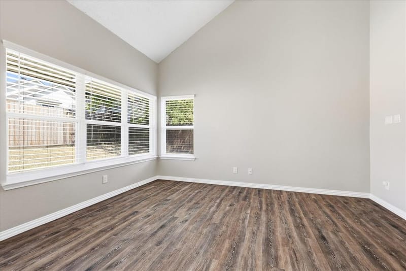 956 Sylvan Creek Drive, Lewisville TX 75067 - Photo 12