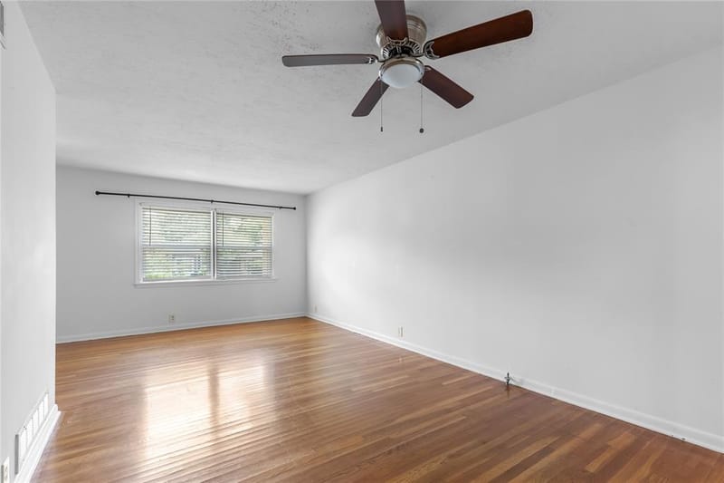 1015 W Sycamore Street, Sherman TX 75092 - Photo 2