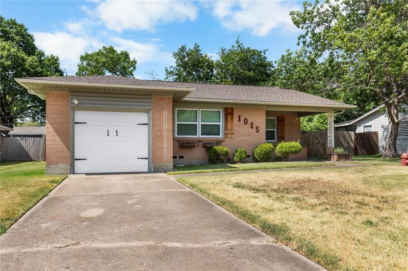 1015 W Sycamore Street, Sherman TX 75092 - Photo 26