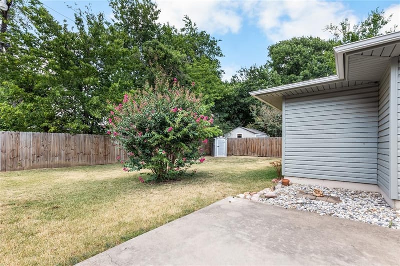 1015 W Sycamore Street, Sherman TX 75092 - Photo 22