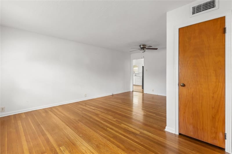 1015 W Sycamore Street, Sherman TX 75092 - Photo 3