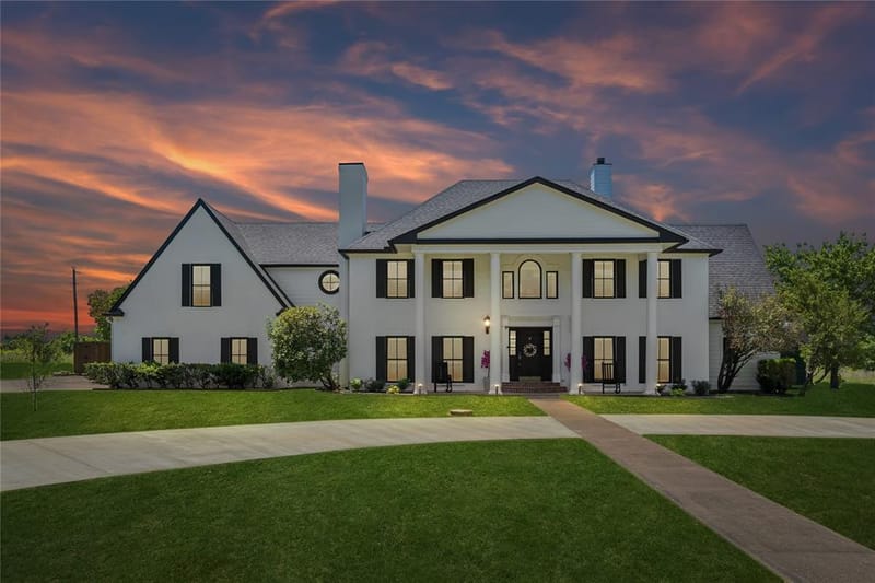 221 Carriage Hill Lane, Heath TX 75032