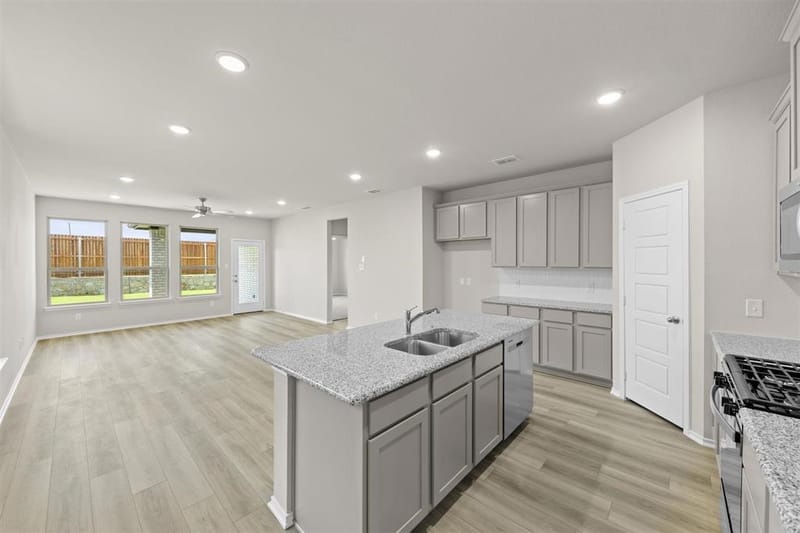 4860 Heirloom Lane, Celina TX 75009 - Photo 7