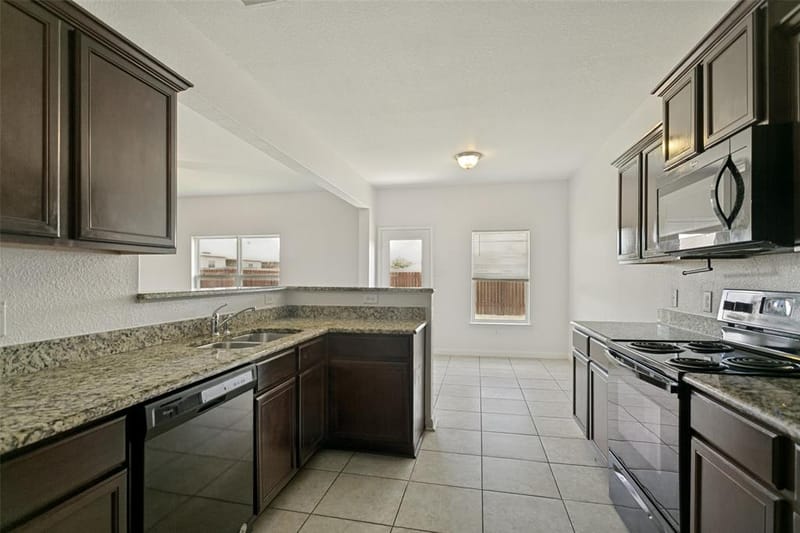 215 SILVERLEAF Drive, Princeton TX 75407 - Photo 16