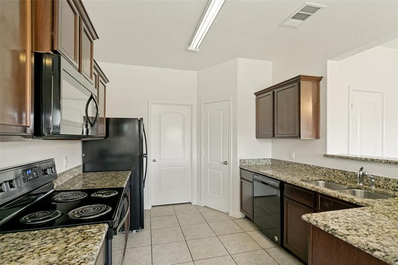 215 SILVERLEAF Drive, Princeton TX 75407 - Photo 15