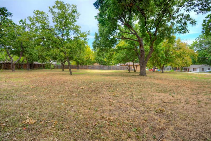 310 Blevins Street, Grapevine TX 76051 - Photo 10