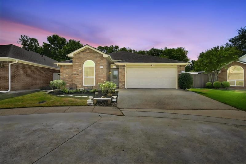 406 Gardenia Lane, Waxahachie TX 75165