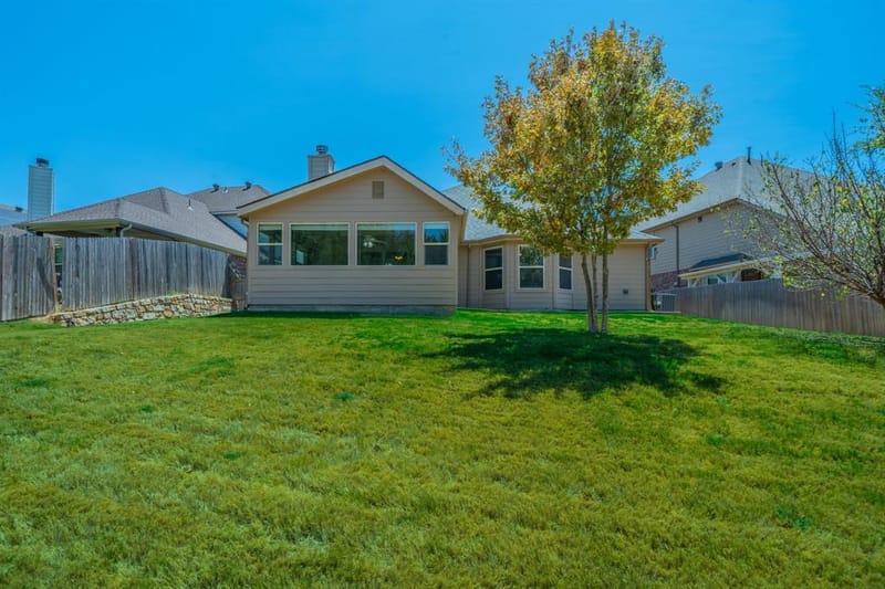 5735 Mountain Hollow Drive, Dallas TX 75249 - Photo 24