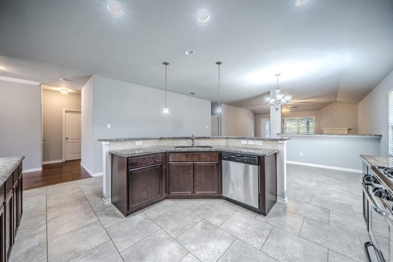 5735 Mountain Hollow Drive, Dallas TX 75249 - Photo 8