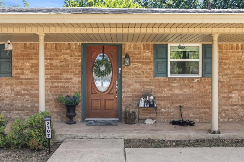 2107 16th Street, Brownwood TX 76801 - Photo 2