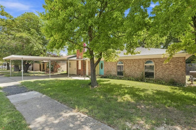 6800 Echo Hill Drive, Watauga TX 76148
