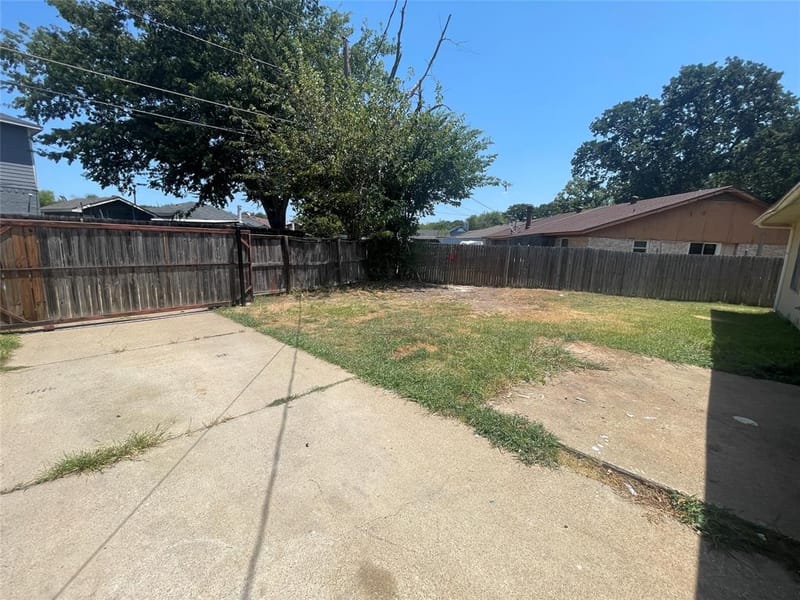 10515 Eastcrest Lane, Dallas TX 75217 - Photo 16