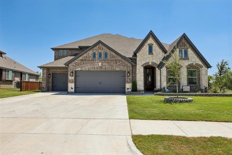 7700 Sunspray Street, Joshua TX 76058