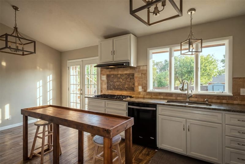 2811 Crowley Court, Arlington TX 76012 - Photo 12