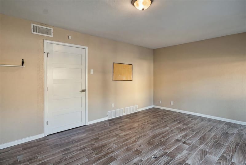 2811 Crowley Court, Arlington TX 76012 - Photo 24
