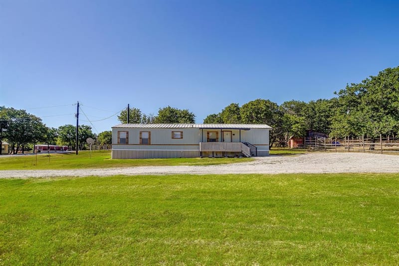 173 Briar Oaks Drive, Azle TX 76020